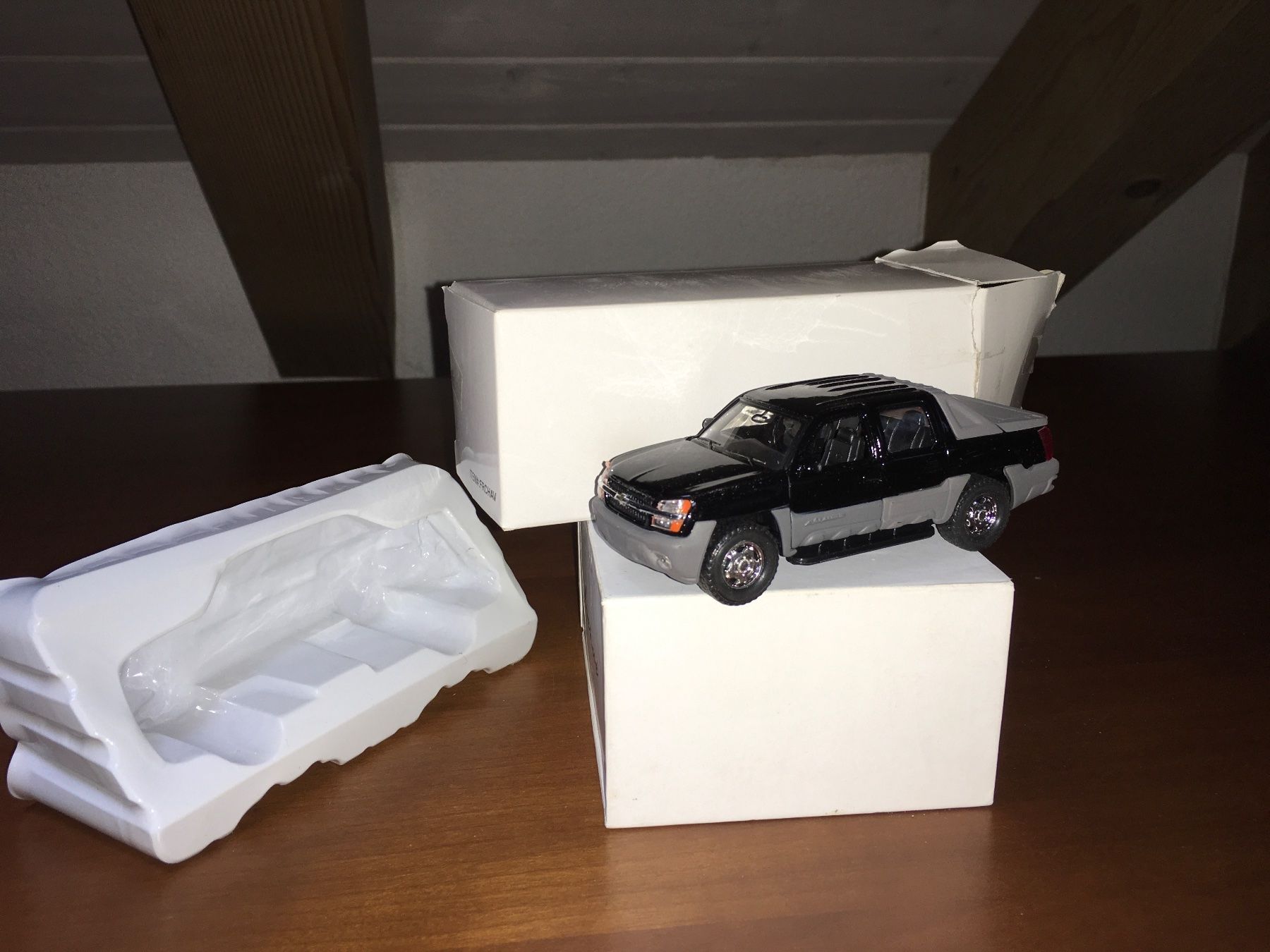 Chevrolet Modellini d'auto: Chevrolet Avalanche 1/43 seltenes Modell !! – Nuovo (secondo la descrizione) da Wohlen AG venduto da PrivatSammlung
