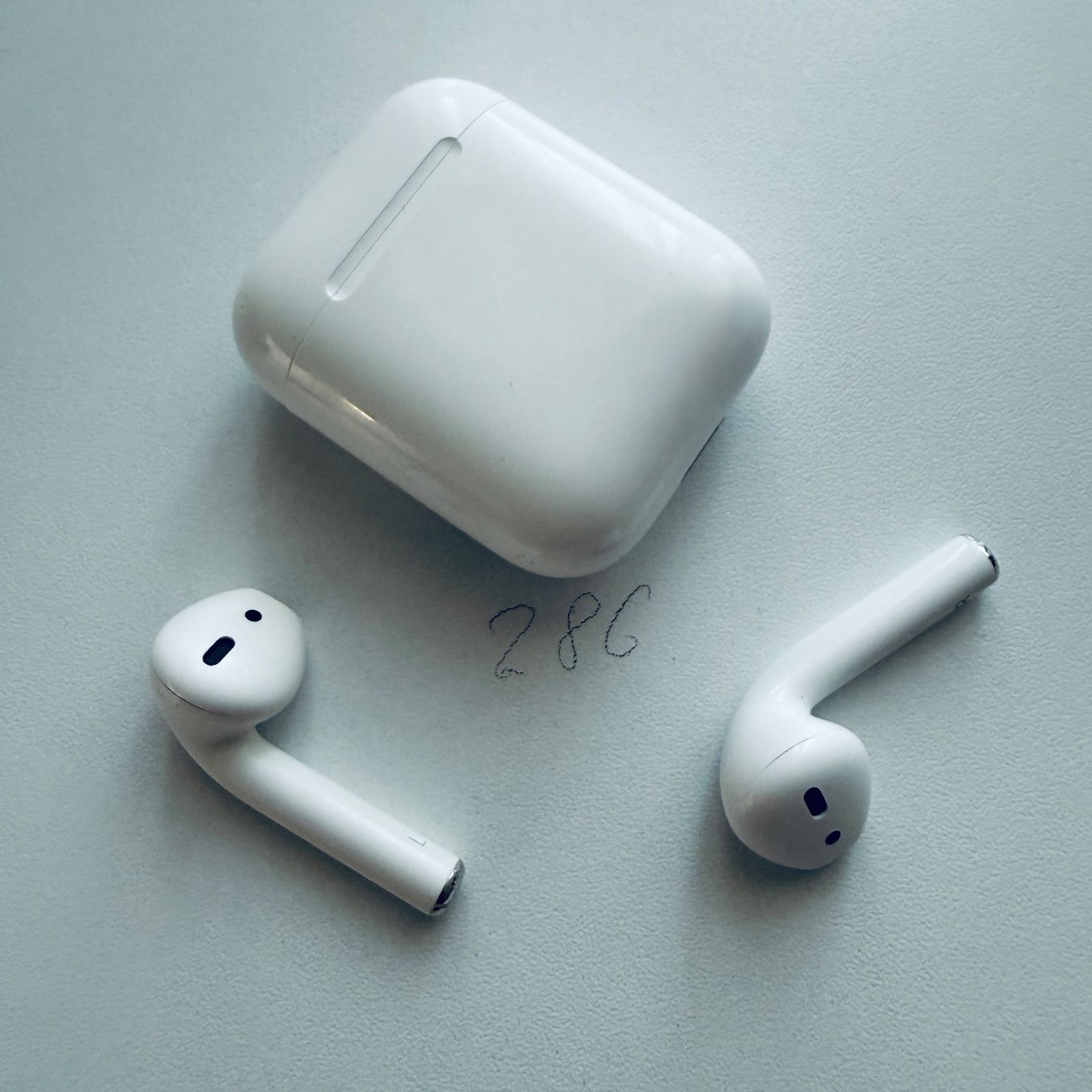 Apple Cuffie: Original Apple AirPods 2 Gen. Wireless Kopfhörer & Case – Usato da Basel venduto da MY.AIRPODS.SHOP 2