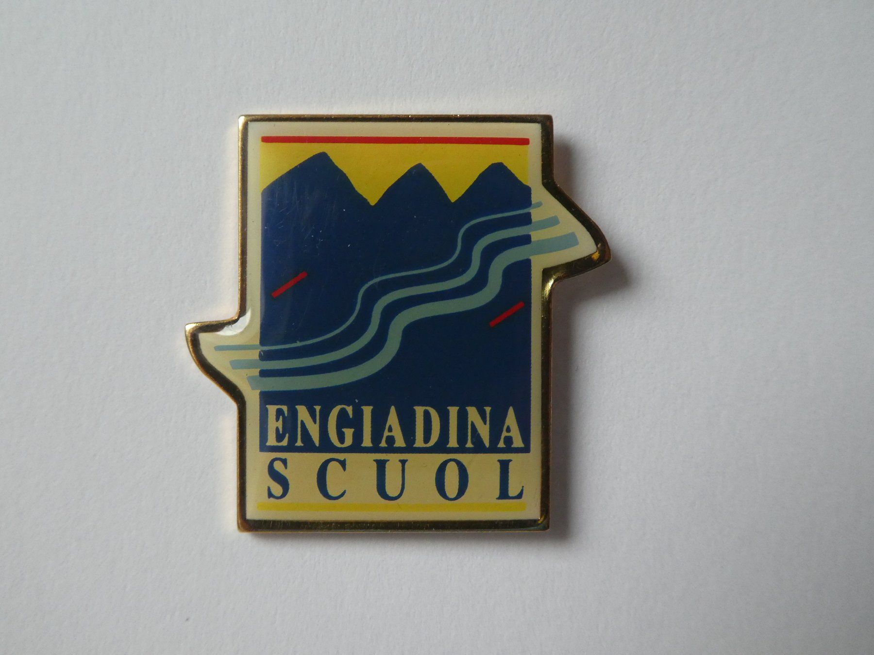 Plaketten & Abzeichen: Pin Scoul, Engadin. – Gebraucht aus Andelfingen von Annegret06