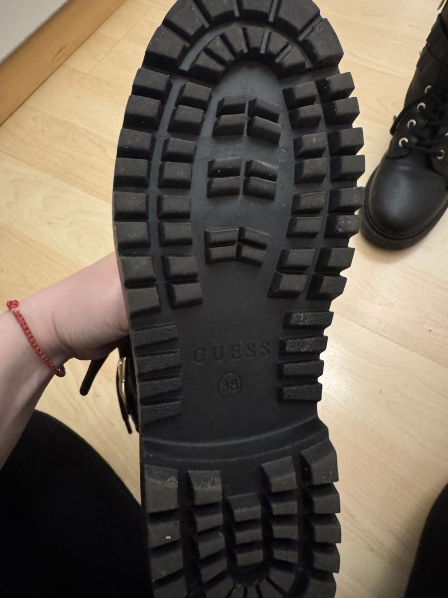 Guess Scarpe da donna: Guess Schnürstiefelette - black 38 – Usato da Rotkreuz venduto da luxurybe 7