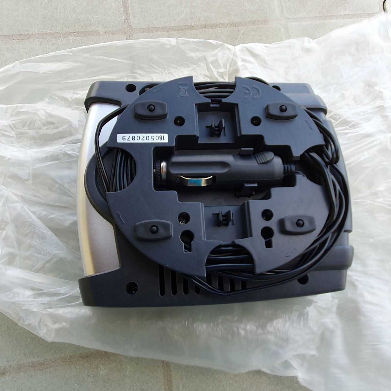 Kompressoren: Compresseur portable 12V - Tragbarer 12-V-Luftkompressor – Neu (gemäss Beschreibung) aus Suhr von Lavigie 2