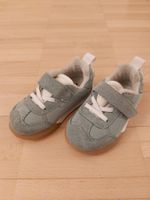 Schuhe Baby Zara grün Samt Grösse 21