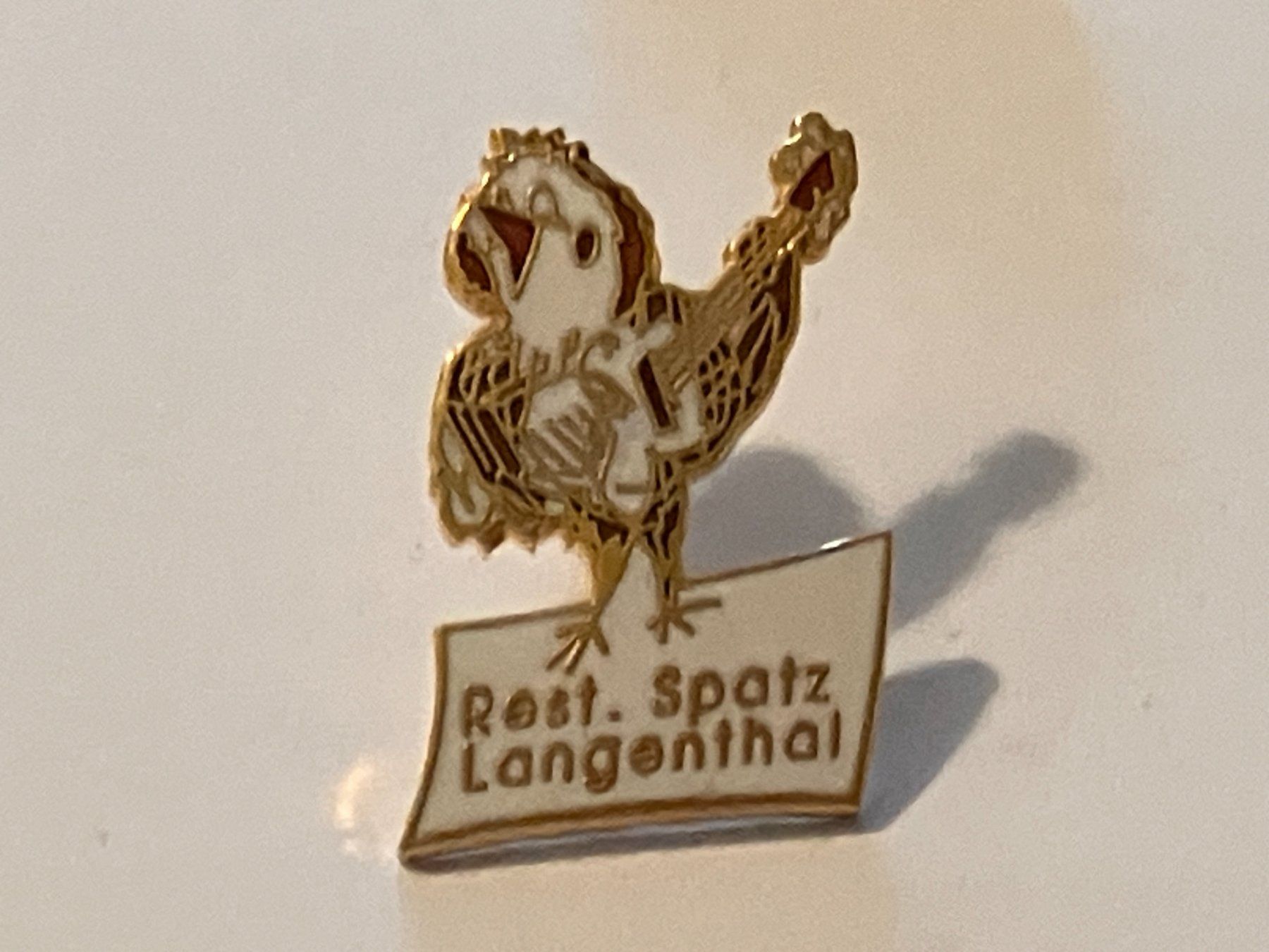 Placchette & Badge: 1 Pin Restaurant Spatz Langenthal – Usato da Basel venduto da djwwpp