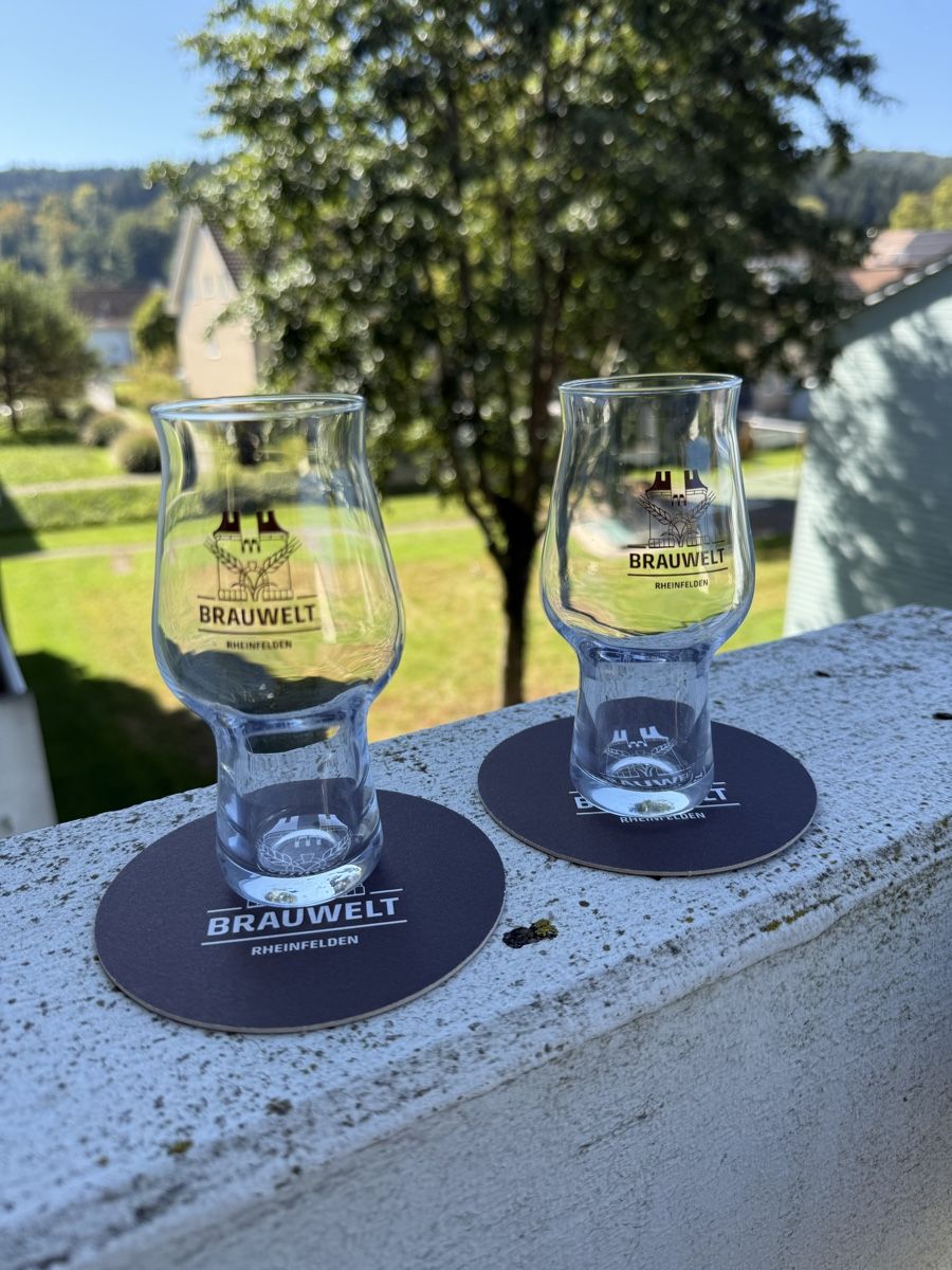 Bicchieri: Bierglas FELDSCHLÖSSCHEN NEU (inkl Bierdeckel) – Nuovo (secondo la descrizione) da Winterthur venduto da Montreal63 5