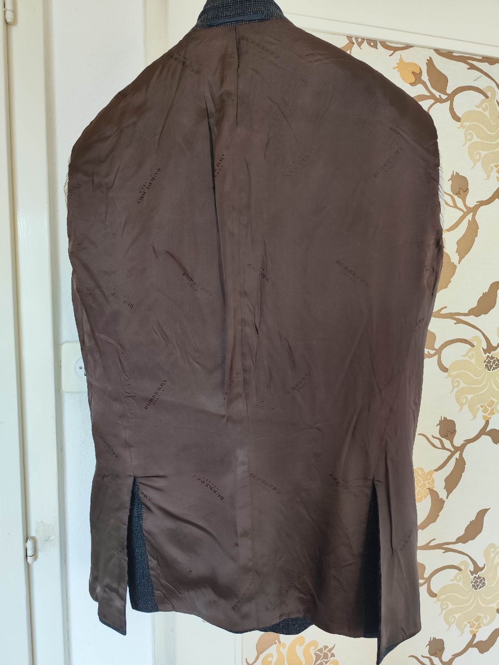 Burberry Jacken: Burberry Blazer en cachemire  – Gebraucht aus Montreux von prl_z2lr 5