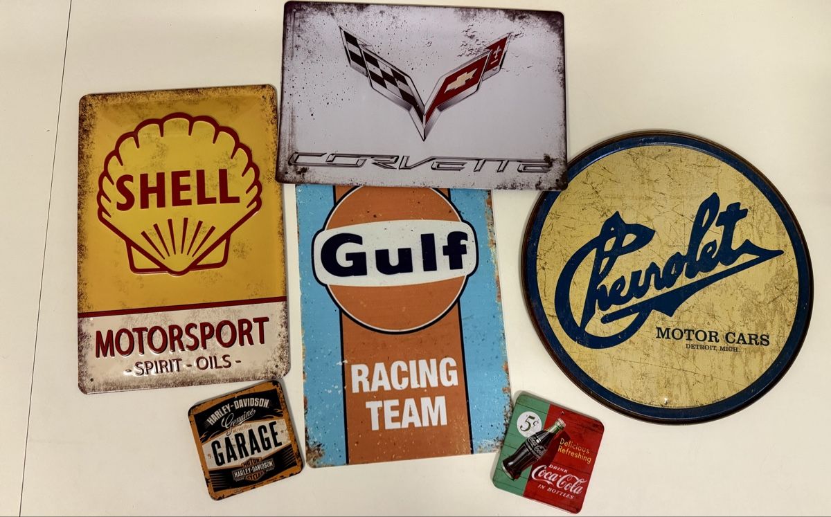 Insegne: Oldtimer Blechschilder: Shell, Gulf, Corvette, Chevrolet, Co – Usato da Uster venduto da Buchel