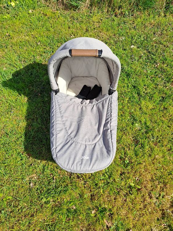 Joie Babyschale mit adapter Kaufen auf Ricardo