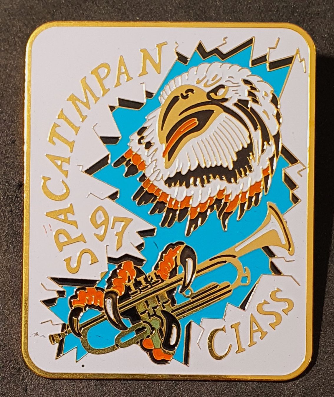 Plaketten & Abzeichen: X53 - Grosser Pin Spacatimpan Chiasso 1997 – Gebraucht aus Reinach BL von Boston-Verkauf 1