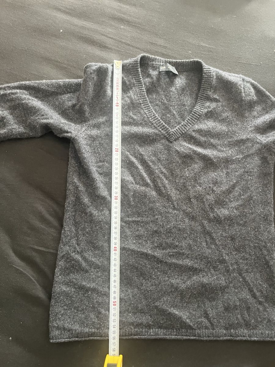 C&A Lotti di vestiti: Zwei Cashmere Damen Pullover V-Ausschnitt – Usato da Olten venduto da sae_82z2 1