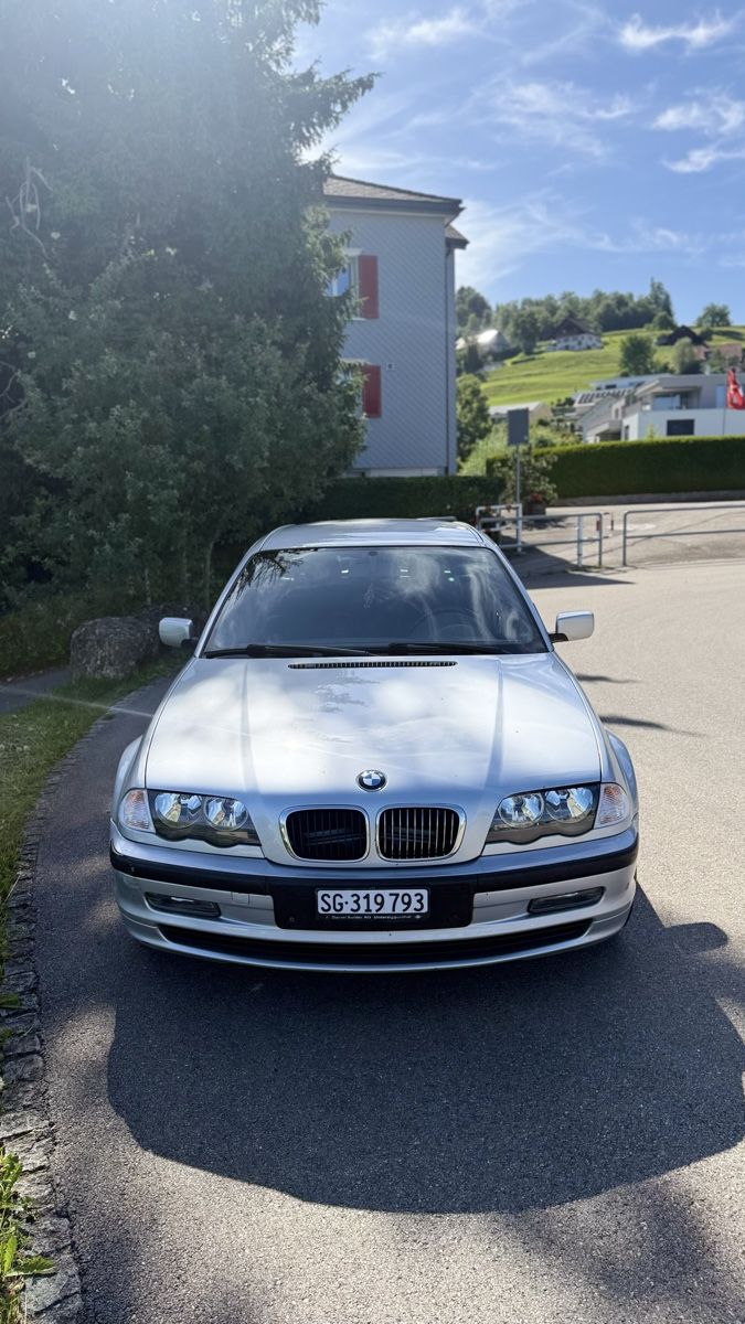 BMW Automobili: BMW 320i Touring Ab MFK – Usato da Bazenheid venduto da lac_j2b5 1