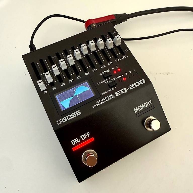Boss Musikinstrumente: Boss EQ-200 Graphic Equalizer – Gebraucht aus Luzern von Taxi.Vader