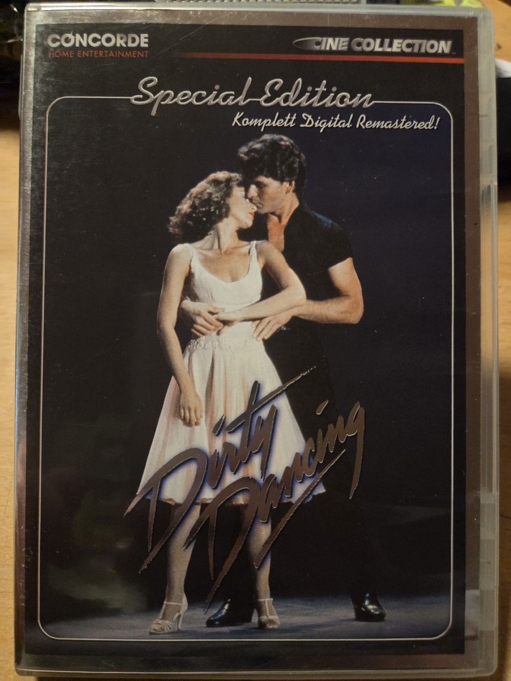 Tutti i DVDs: Dirty Dancing DVD Special Edition Digital Remastered 190 – Usato da Dintikon venduto da Vexi