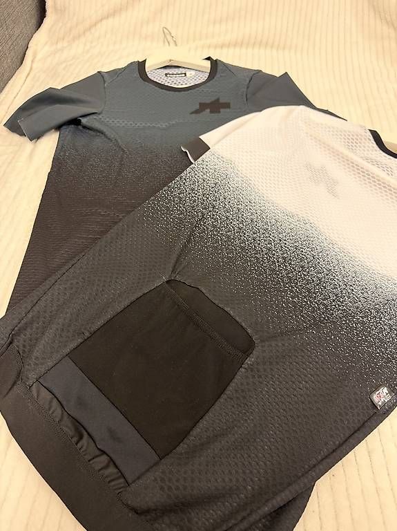 Canottiere & Pantaloni: Assos, Equipe RSR Jersey – Usato da Kriegstetten venduto da Levin7 1