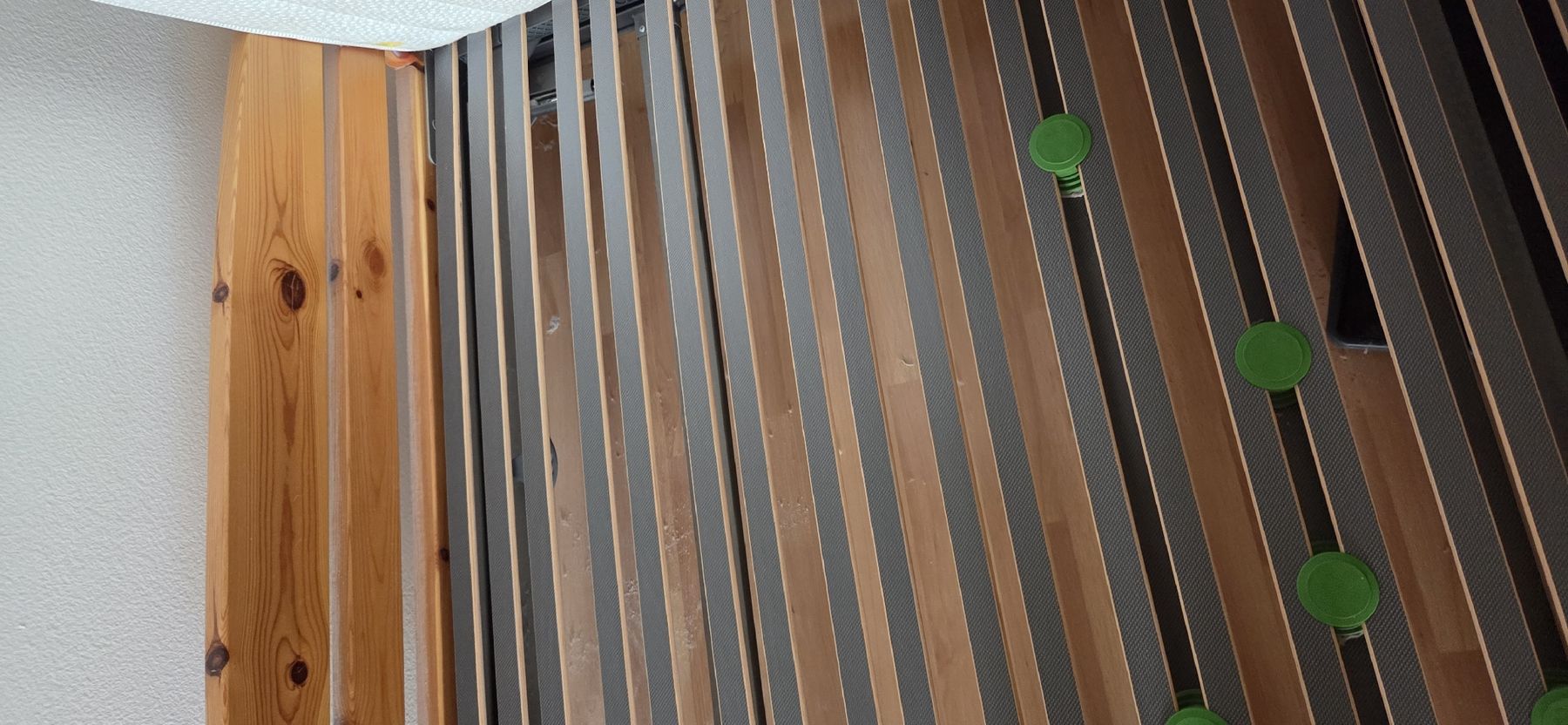 Lits: Bettgestell mit Matratze, 140cm – D'occasion à Wädenswil par weihpos 2