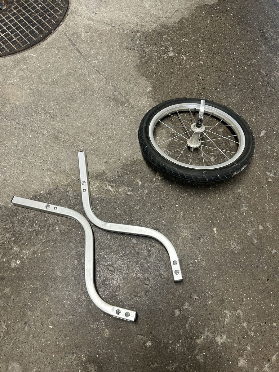 Rimorchi: Thule Chariot Jogging Rad 2 Plätzer – Usato da Zürich venduto da Sethbianco 1