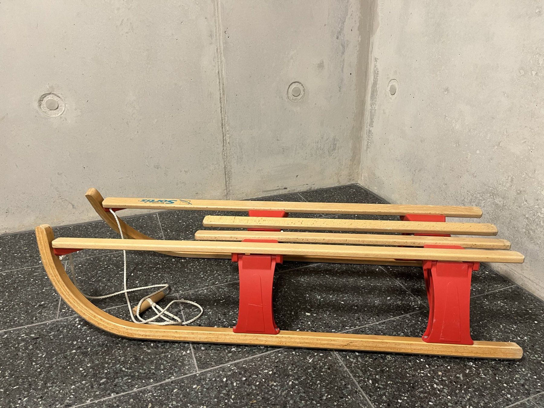 Schlitteln: Klappschlitten – Gebraucht aus Biel/Bienne von com_qnr5