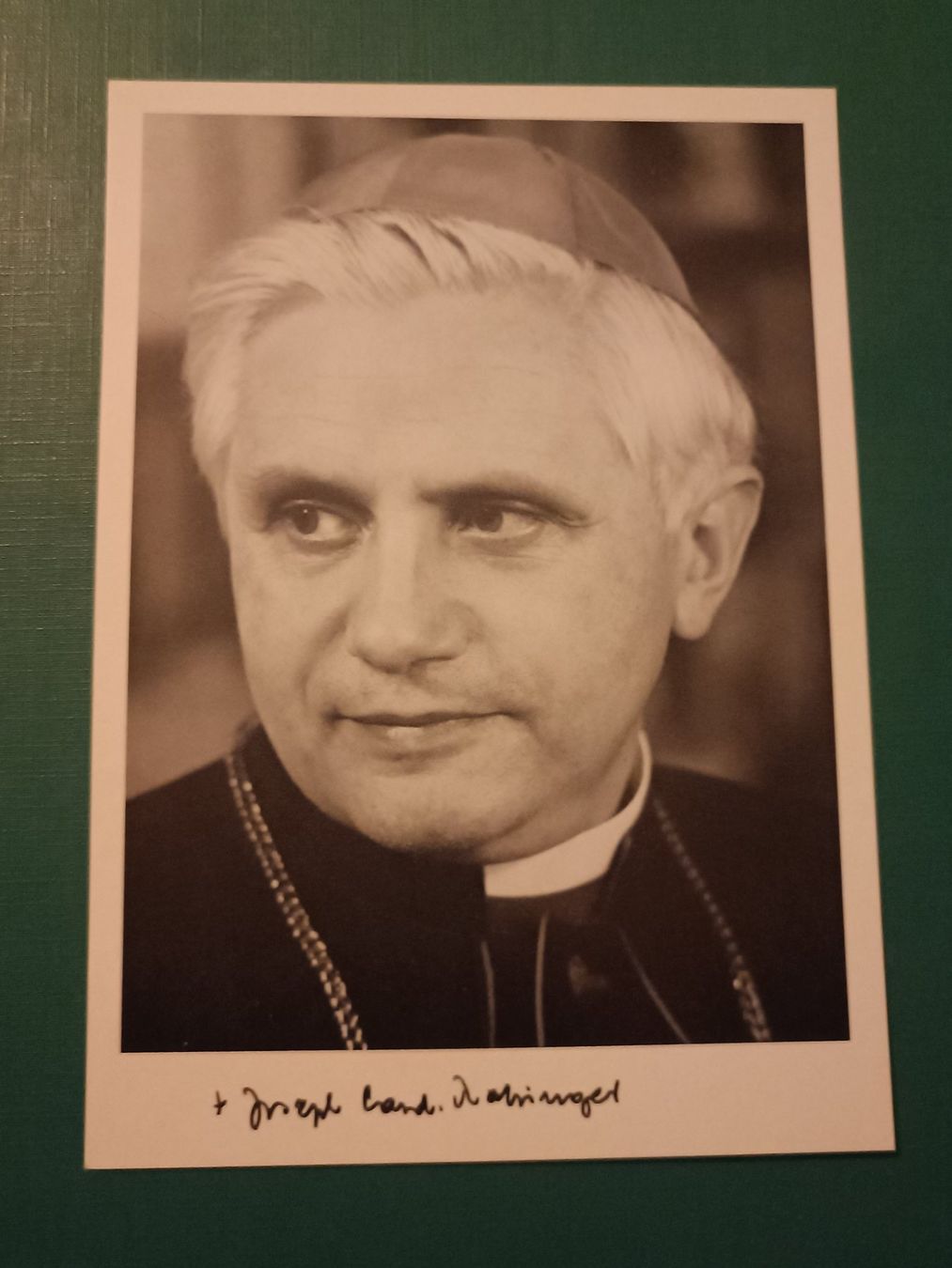 Autografi: Benedikt XVI / Joseph Ratzinger - handsigniert – Usato da Menziken venduto da Artographs