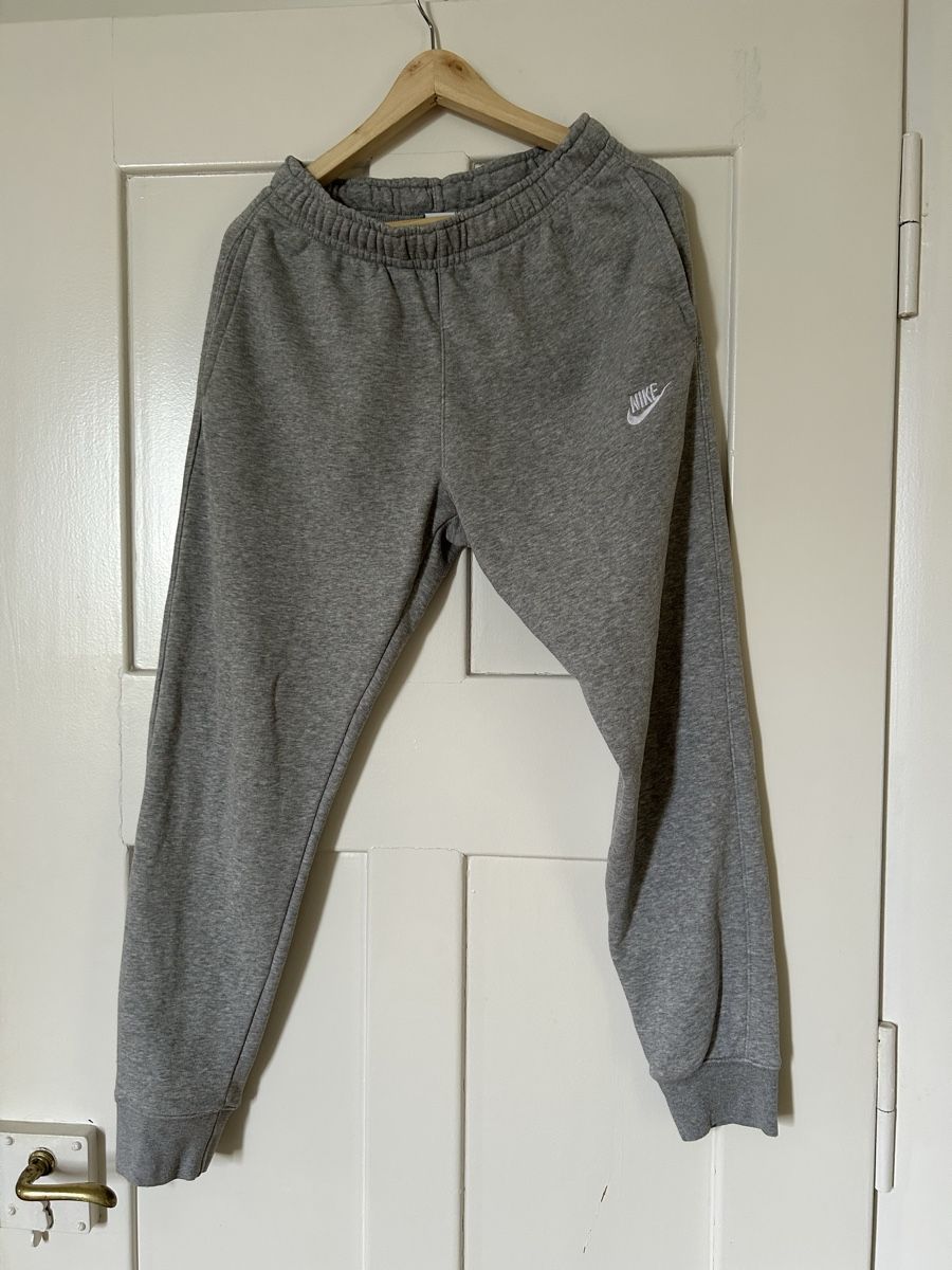 Nike Hosen: Nike sweatpants – Gebraucht aus Bern von EmptySpaceS