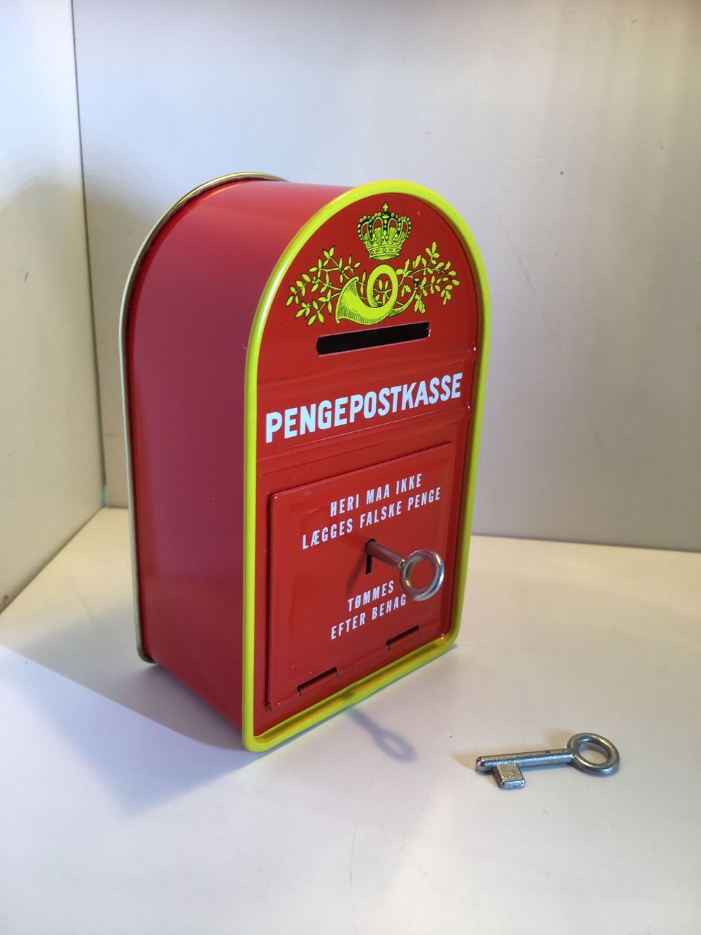 Salvadanai: Sparbüchse " Geldbriefkasten " Dänemark – Nuovo e nell'imballaggio originale da Gümmenen venduto da Supererland