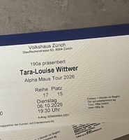 Tara-Louise Wittwer im Volkshaus