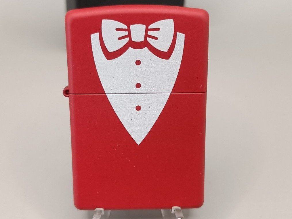 Zippo Feuerzeuge: Zippo smoking red NEW box – Neu und originalverpackt aus Pampigny von Calypso06