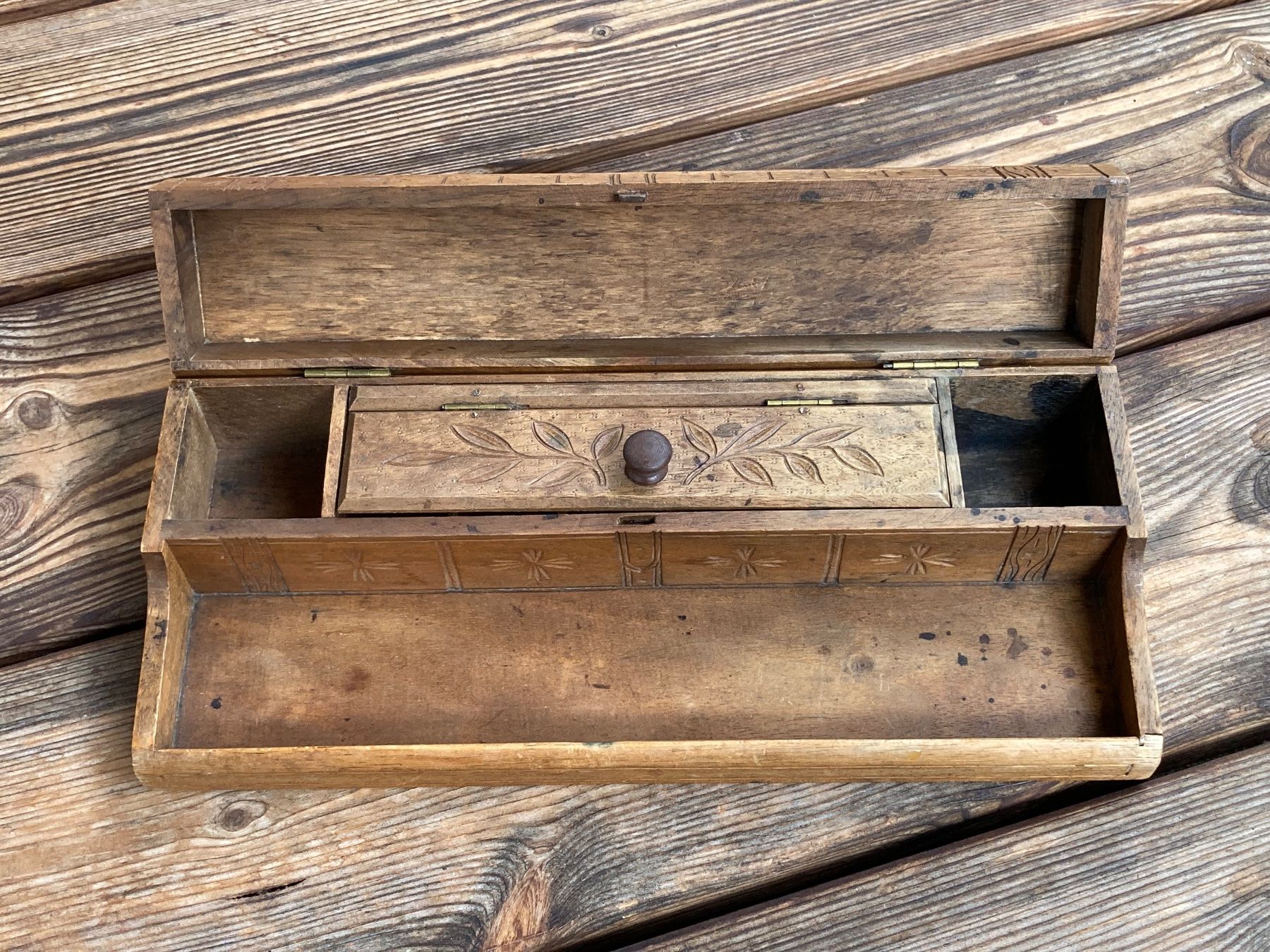 Barattoli: antike Holzschatulle Schreibtischset mit Blumengravur – Usato da Lüchingen venduto da Eeizo 6