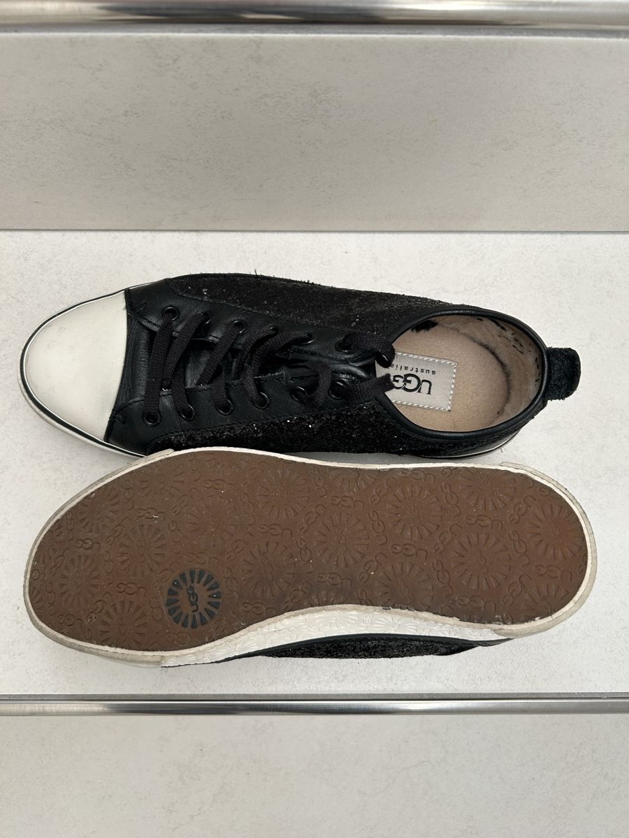 Ugg Scarpe da donna: UGG Sneaker Grösse 39 – Usato da Tägerschen venduto da Tommylee88 1