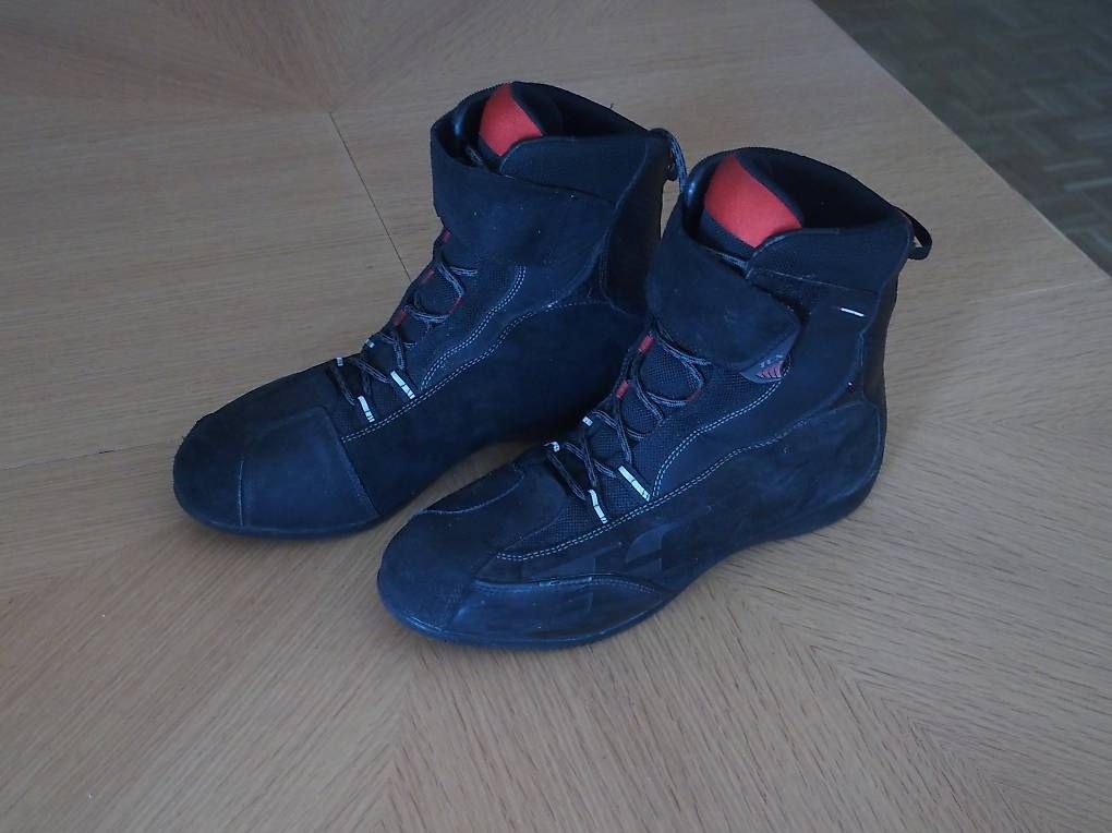 Scarpe da uomo: Motorradschuhe Grösse 46 – Usato da Zürich venduto da fotolabor01 1