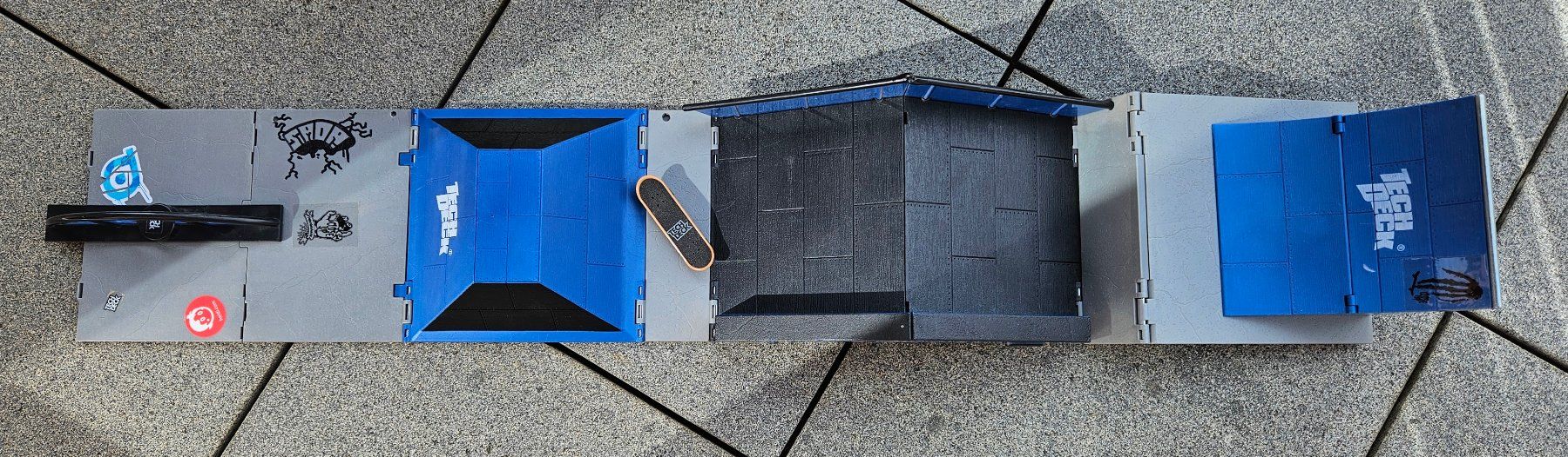 Giocattoli: Mallette skatepark Tech Deck pliable bleu gris – Usato da Le Mont-sur-Lausanne venduto da Rose313 1