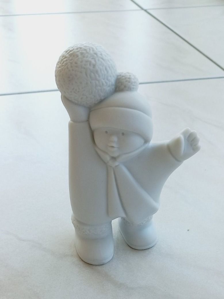 Statuette: Volkstedter Porzellan Kind – Nuovo e nell'imballaggio originale da Winistorf venduto da acreativ