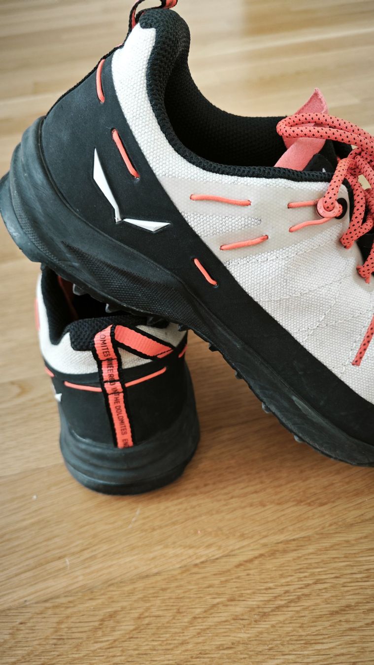 Salewa Damenschuhe: Wanderschuhe Saleva canvas – Gebraucht aus Burgdorf von nas_65x9 5