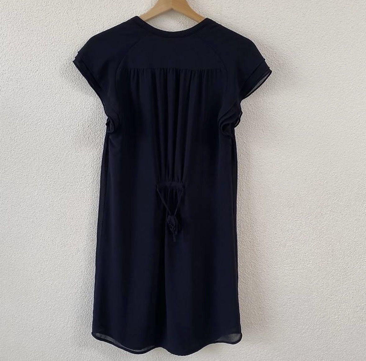 H&M Kleider: Kleid Dunkelblau Kurzarm – Neu (gemäss Beschreibung) aus Luzern von ale_v5qn 2
