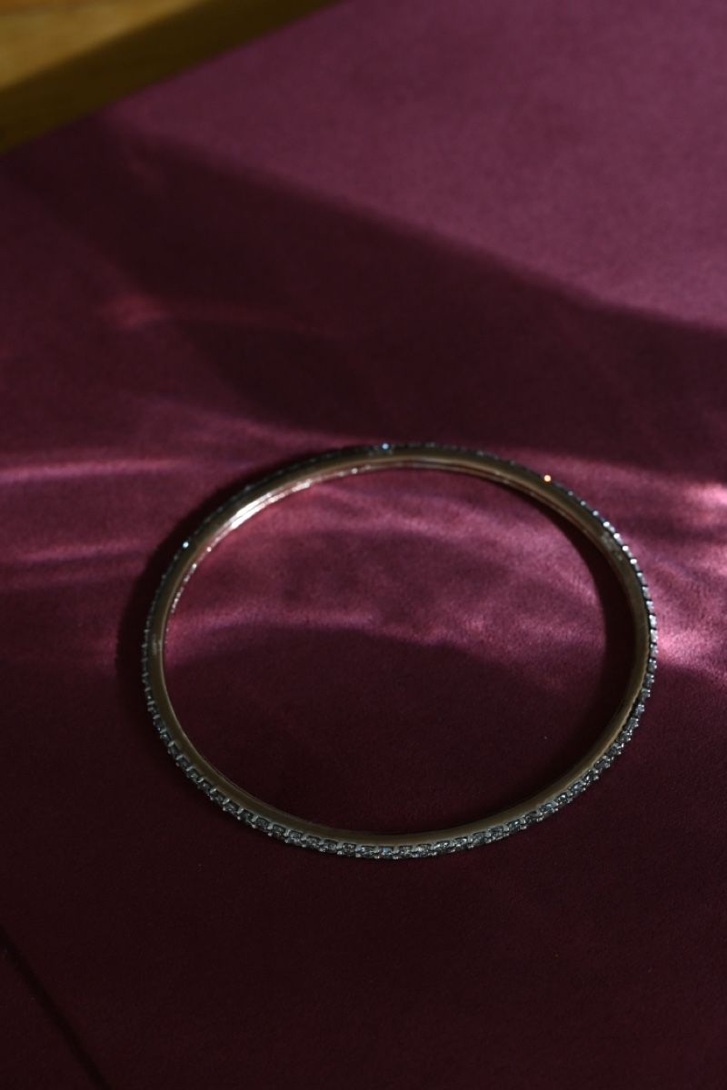 Bracciali & Braccialetti: Slim Bangle Bracelet with Diamonds  – Nuovo (secondo la descrizione) da Zürich venduto da Pandainlondon 1