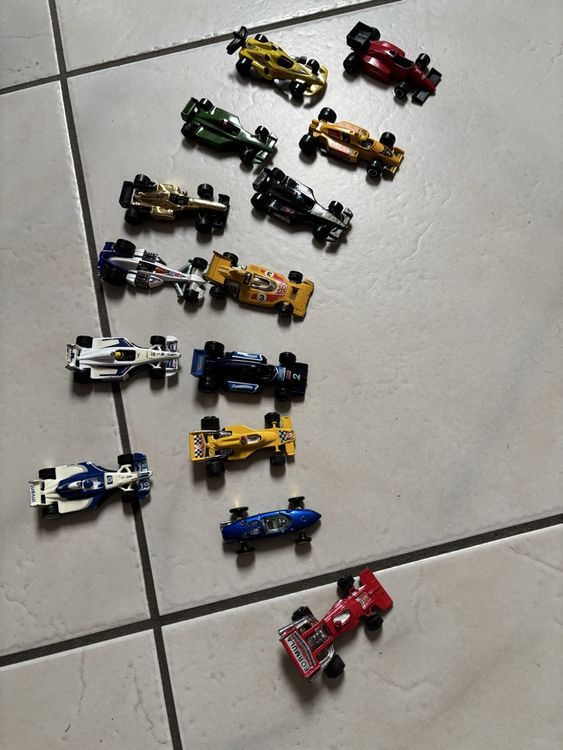 Kits de montage: Petites voitures ,avions métal – D'occasion à Bollion par fran12 2