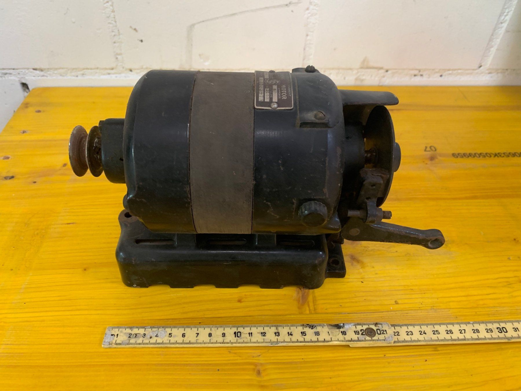 Motori: Alter Sewing Wechselstrom Elektromotor 220 Volt – Usato da Wallisellen venduto da zappenduster 6