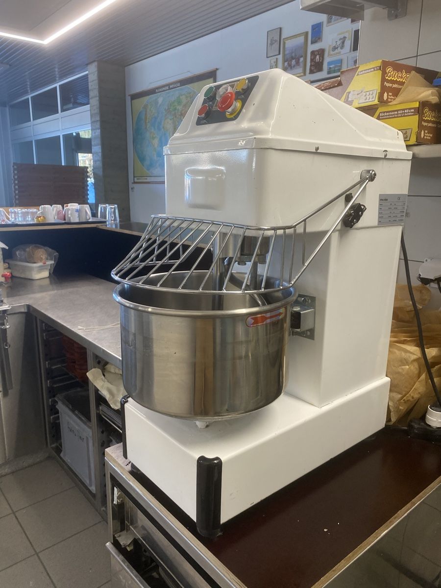 Küchengeräte: Pétrin 8kg farine – Gebraucht aus La Chaux-de-Fonds von fes_htx5