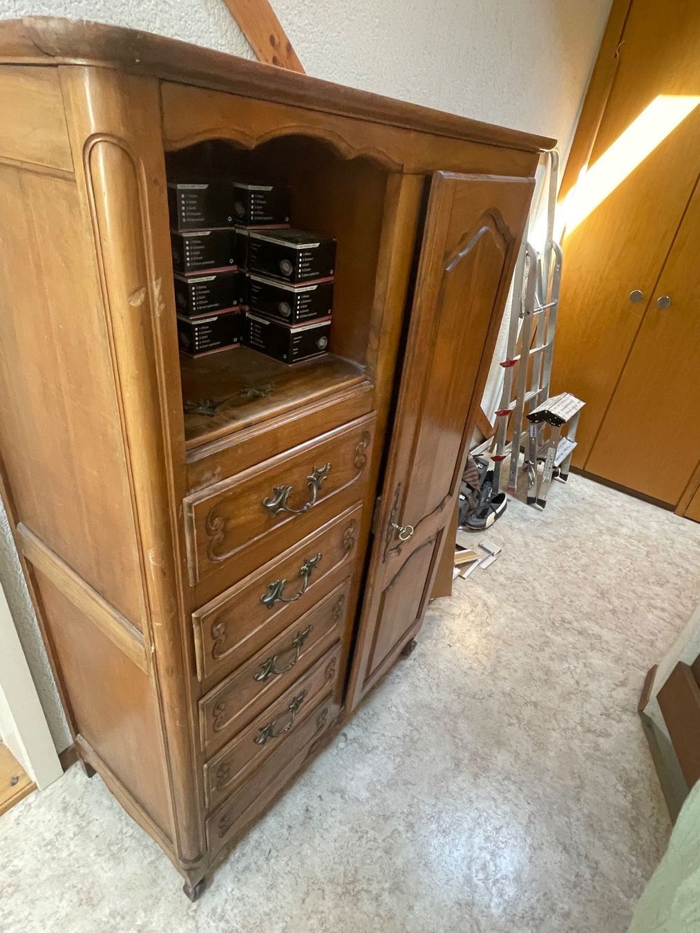 Armadi: Schöner antiker Schrank – Usato da Volketswil venduto da rubin74 7
