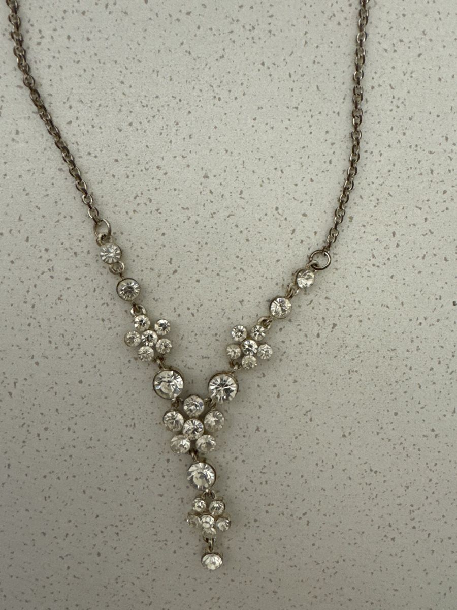 Ketten: Elegante Damenkette mit Strasssteinen – Gebraucht aus Abtwil SG von ale2002 1