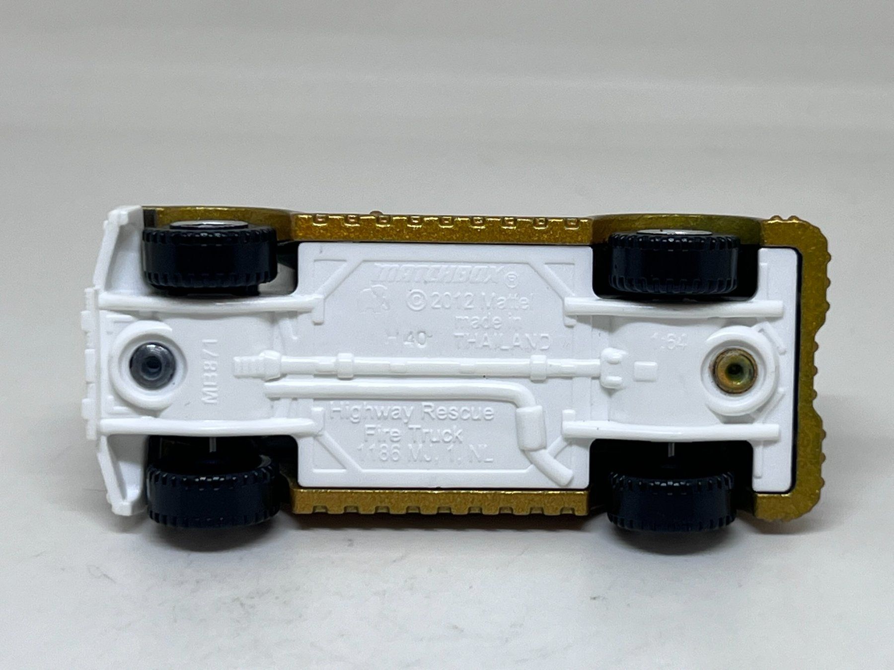 Matchbox Modellini d'auto: Matchbox Highway Rescue Fire Truck #331 – Usato da Wildegg venduto da LaaBoutique 3