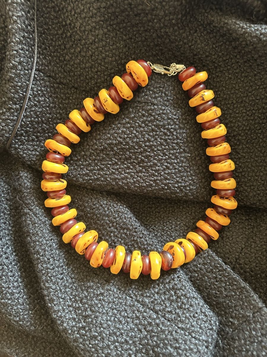 Catenine: Collier de grosses perles imitation ambre – Nuovo (secondo la descrizione) da Neuchâtel venduto da Yaya2020 2