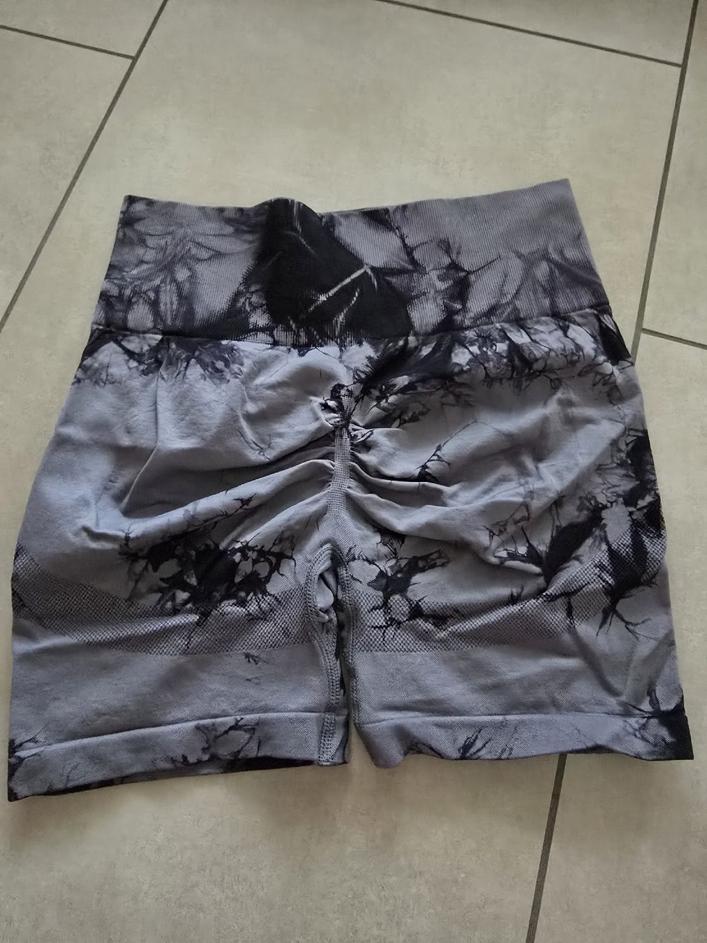 Leggings: Batik Shorts - Grösse M – Nuovo e nell'imballaggio originale da Rickenbach b. Wil venduto da Kth_v8 2