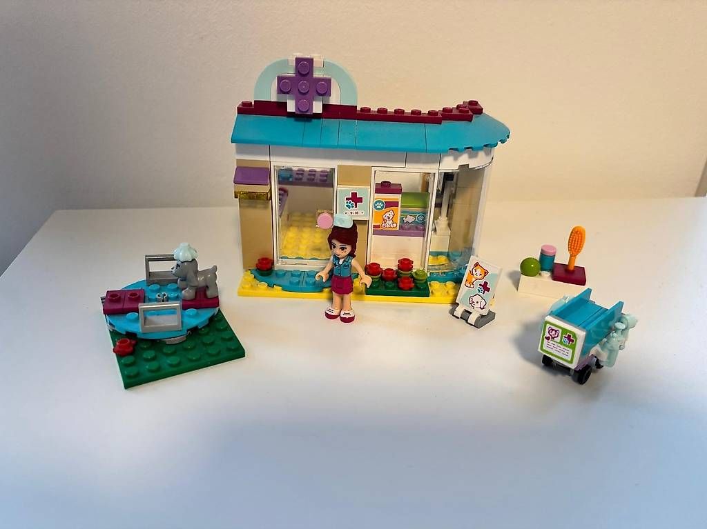 Lego Spielzeuge: LEGO Friends 41085 - Tierklinik – Gebraucht aus Rütihof von sul_s5r2