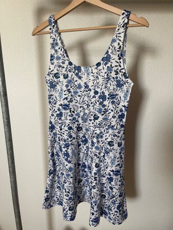 Blaues Blumenkleid Gr. 40 H&M Divided A-Linie