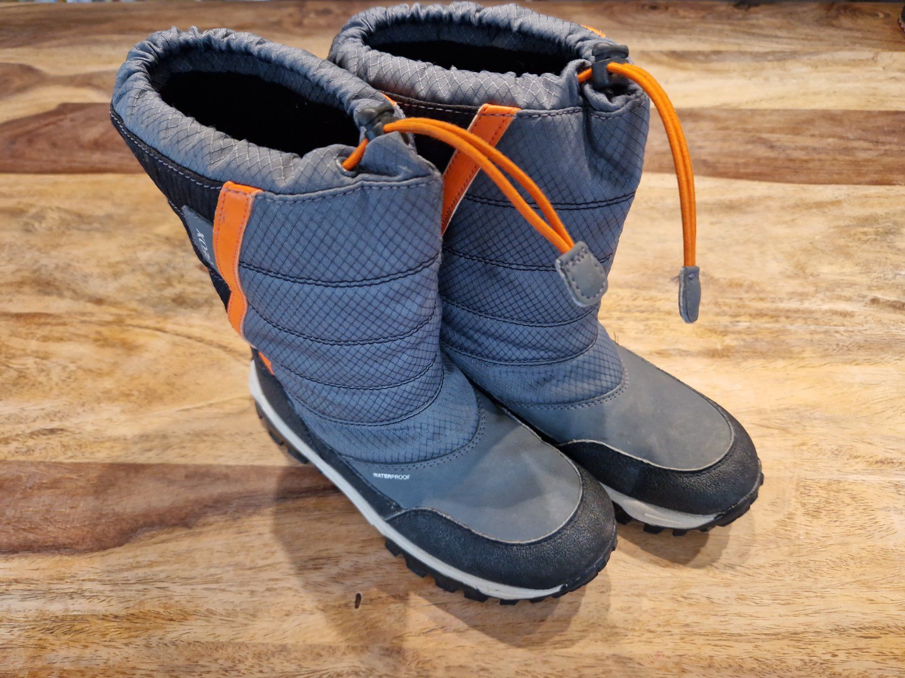 Geox Scarpe per ragazzi: GEOX Winterschuhe / Winterstiefel Grösse 33 – Usato da Trachslau venduto da schumannmario