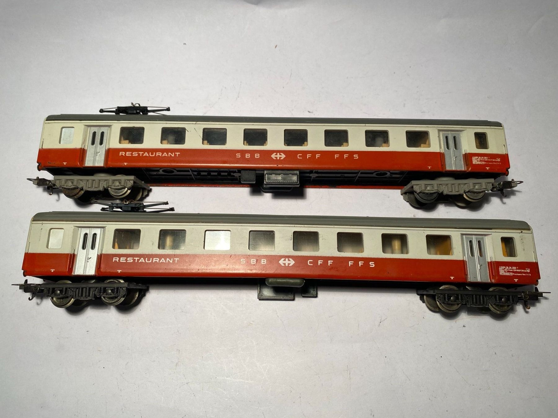 Lima Modelleisenbahnen: LIMA 2x Restaurantwagen Swiss Express SBB, DC Achsen – Gebraucht aus Buchrain von Modellbahn11 2