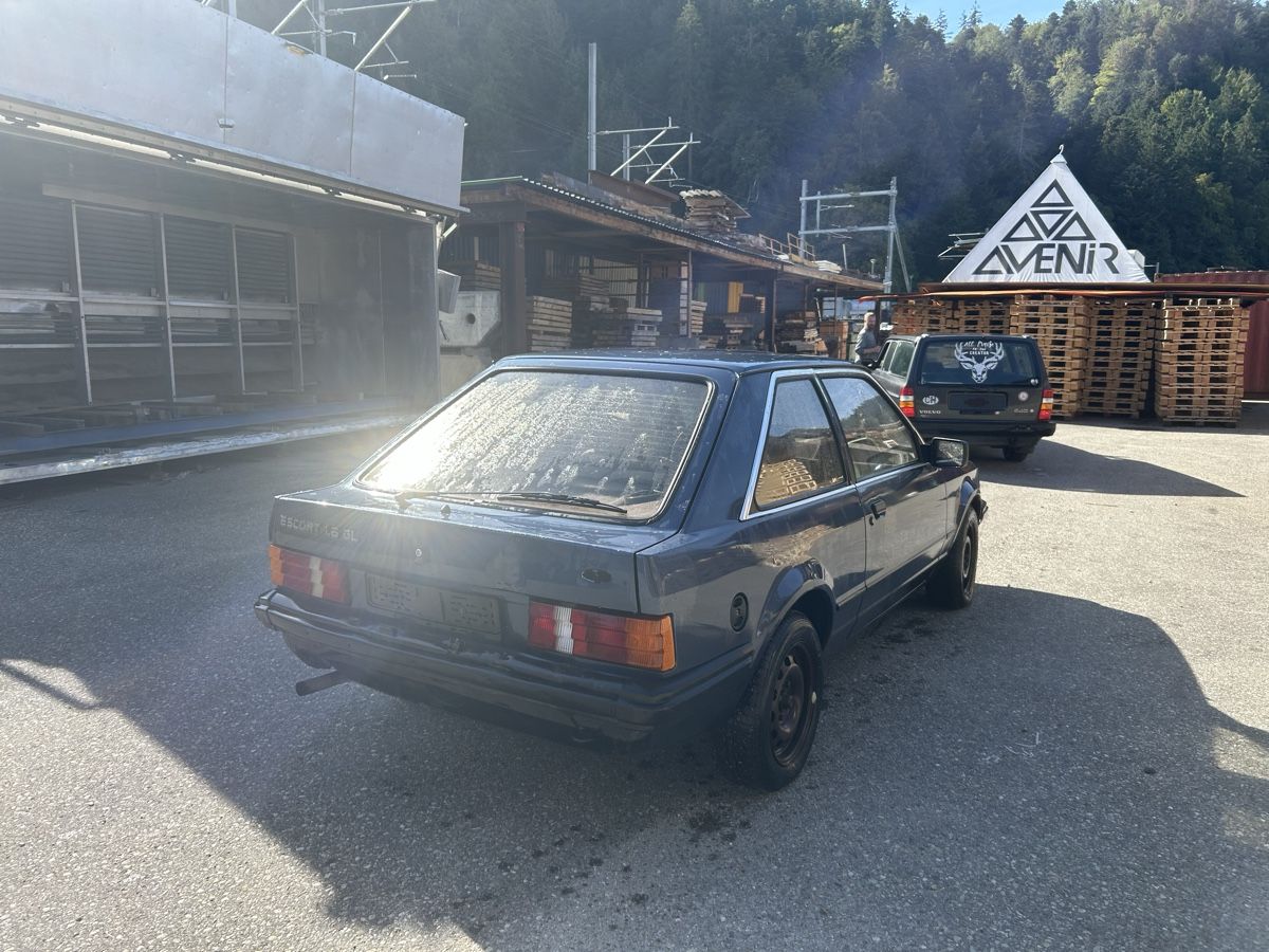 Ford Autos: Ford Escort 1.6 GL  1985 – Defekt aus Hasle b. Burgdorf von AlleAuktionen 2