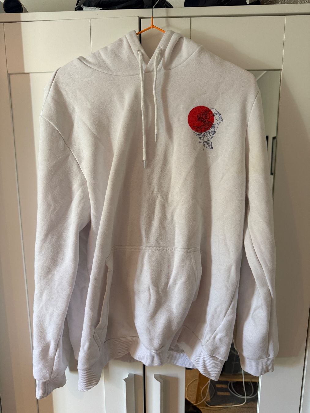 Pullover & Sweatshirts: Pier One White Graphic Pullover – Grösse L – Gebraucht aus Winterthur von Dawinchi