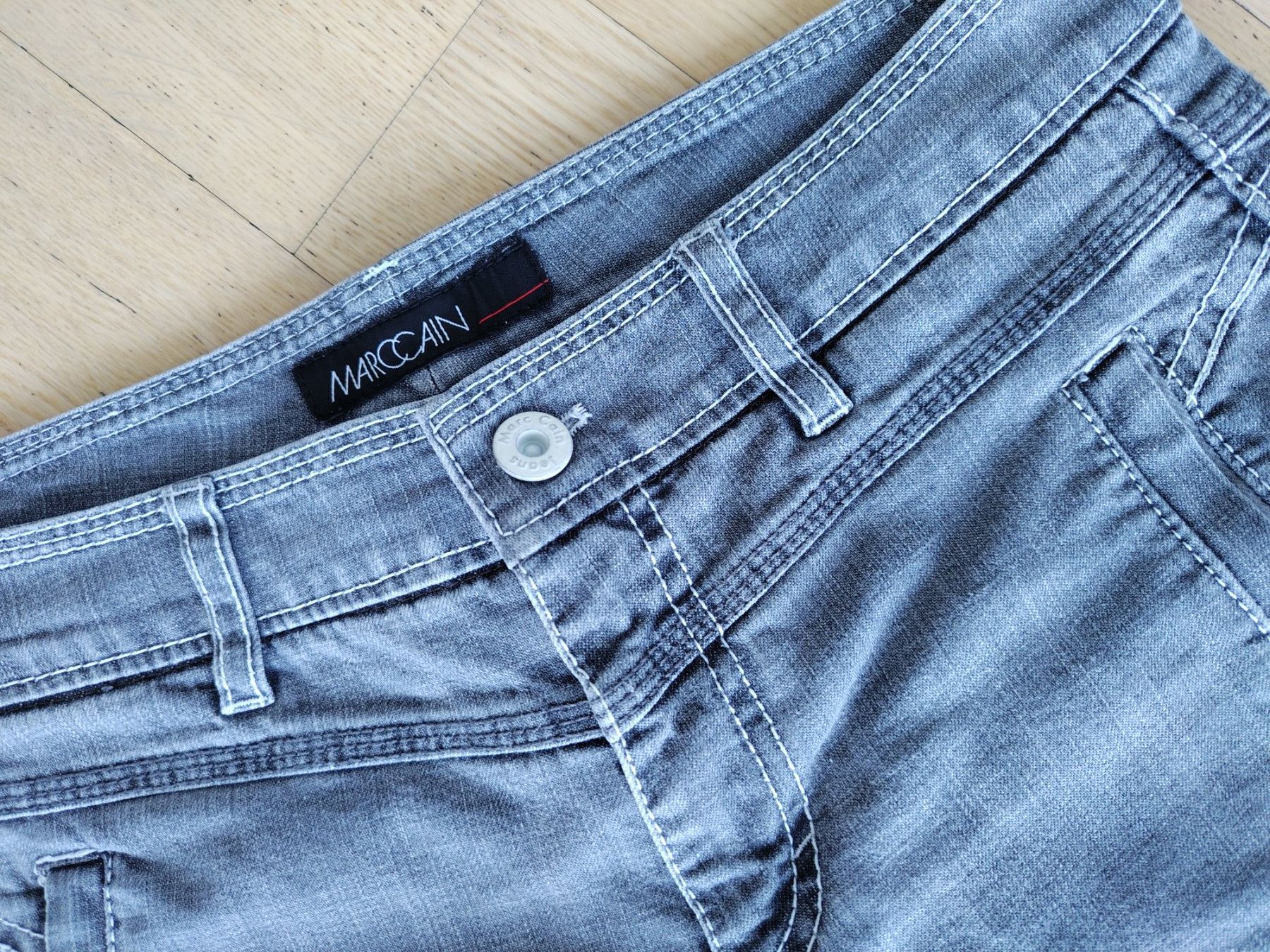 Marc Cain Jeans: Marc Cain Capri Jeans Light Grey Size N1 – Usato da Buchrain venduto da QueenyHE51 5