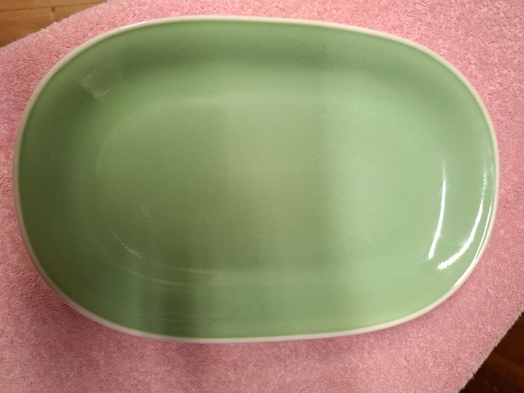 Rössler Piatti di portata: Rössler oval hellgrün 33cm guter Zustand – Usato da Selzach venduto da Sennemeitschi11