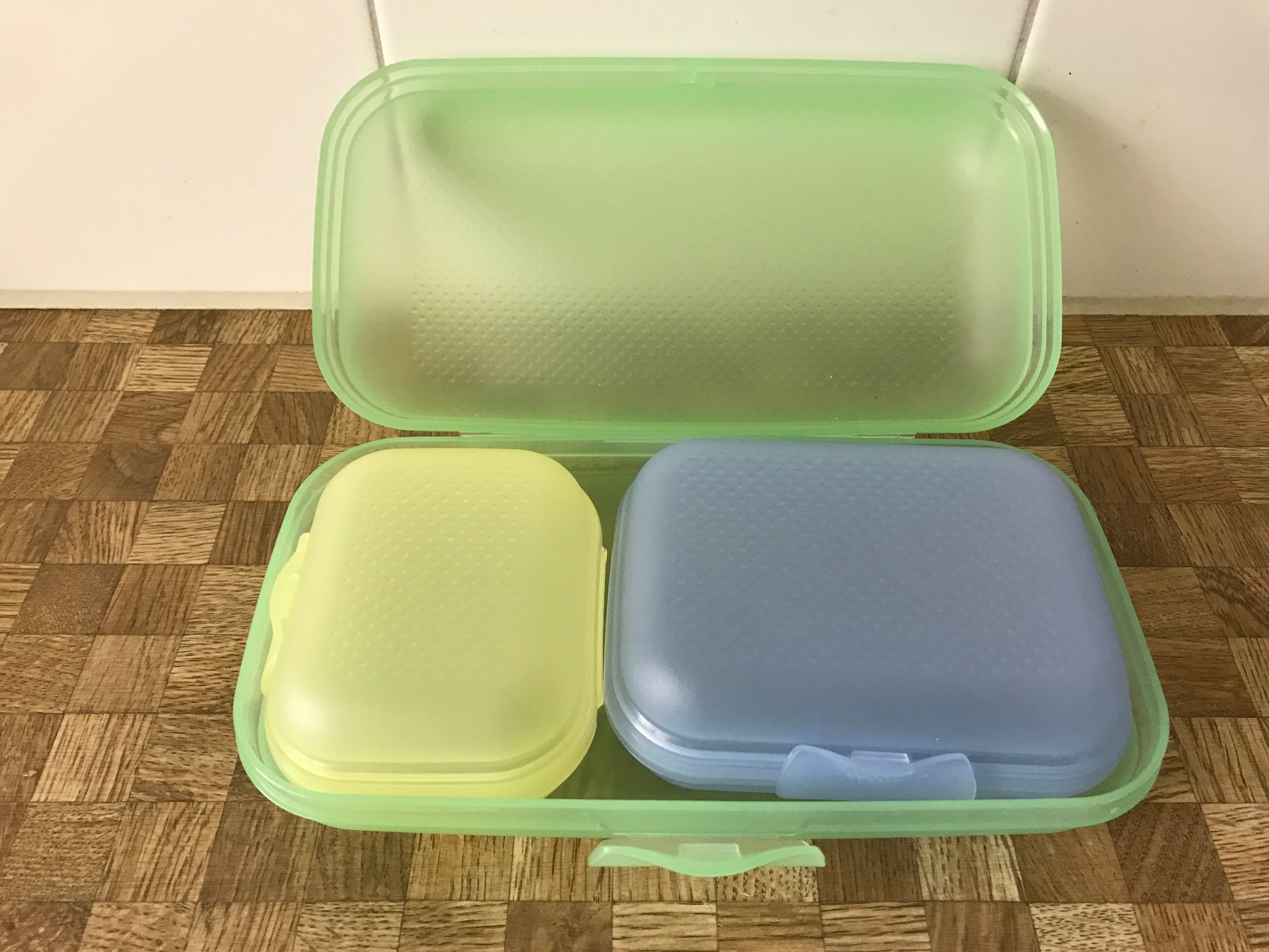 Tupperware Contenitori & Simili: Tupperware 3 Behälter Böxli – Usato da Birmensdorf ZH venduto da Hilhan